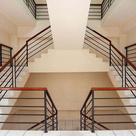 Reddoorz Plus Near Plaza Blok M Giacarta Esterno foto