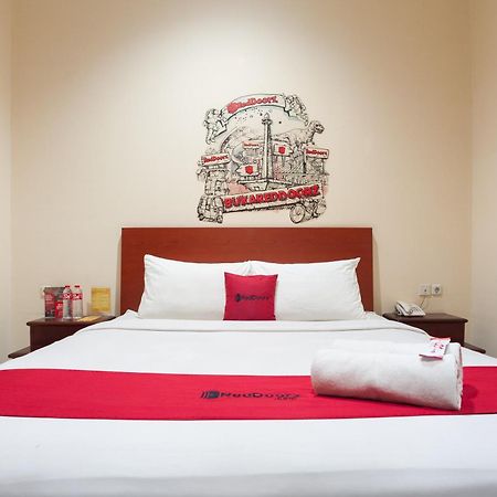 Reddoorz Plus Near Plaza Blok M Giacarta Esterno foto