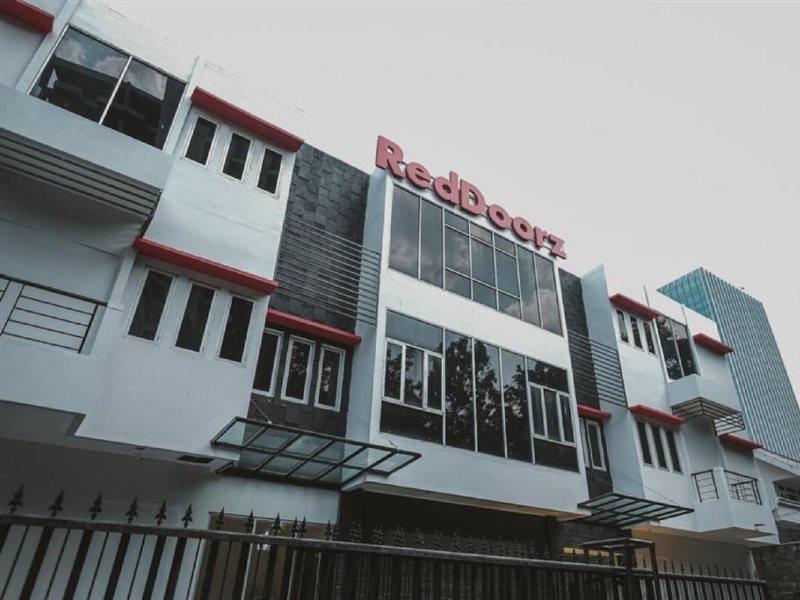 Reddoorz Plus Near Plaza Blok M Giacarta Esterno foto